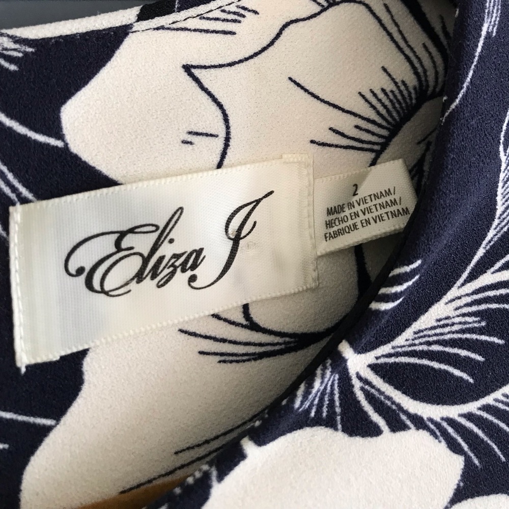 Eliza J floral short sleeved dress - Picture 4 of 4